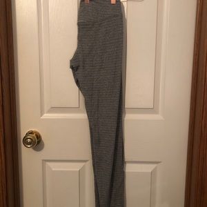 BRANDY MELVILLE knit leggings